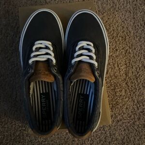 Navy; Men’s 8; Sperry